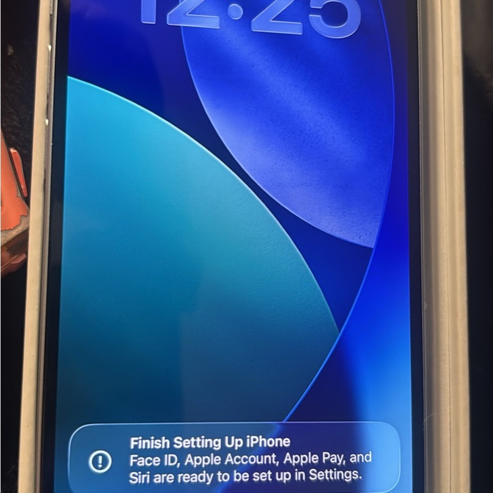 Apple iPhone 15 - white